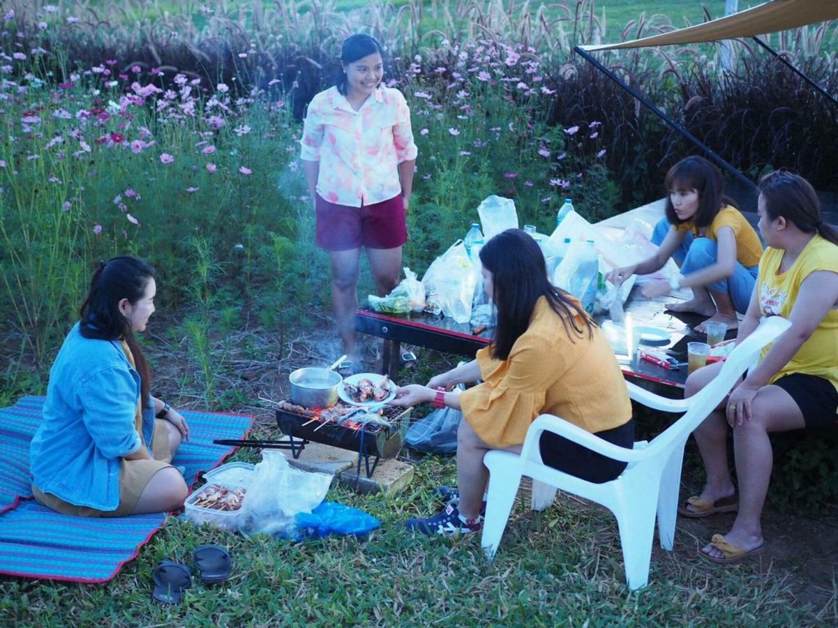 Kondee Cino Cafe & Glamping Hotel Khao Kho Exterior photo