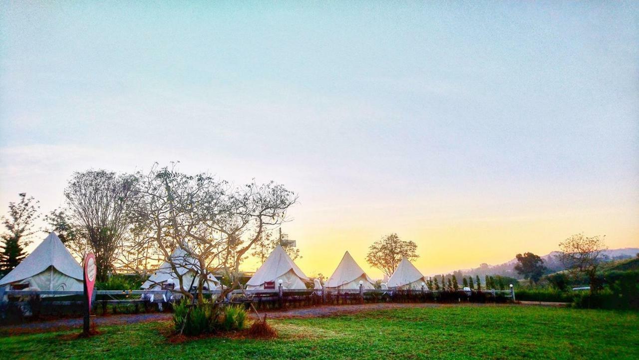 Kondee Cino Cafe & Glamping Hotel Khao Kho Exterior photo